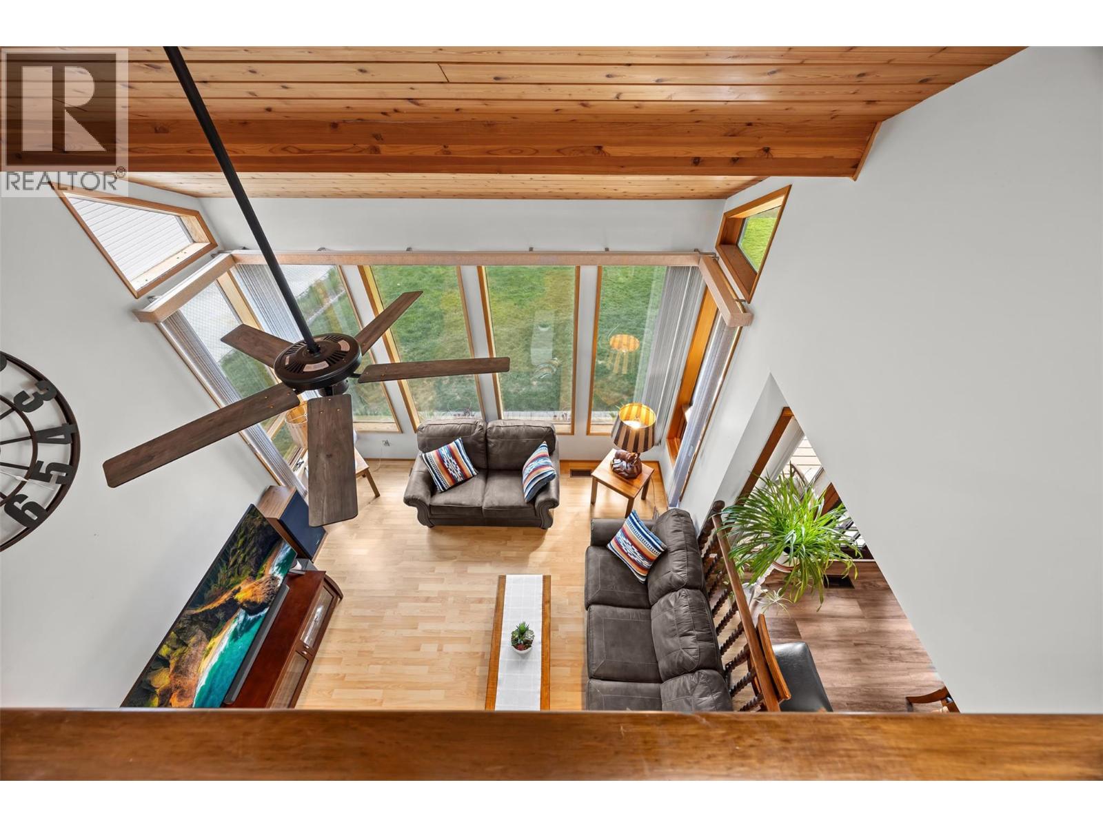 5305 Bradbury Street, Peachland