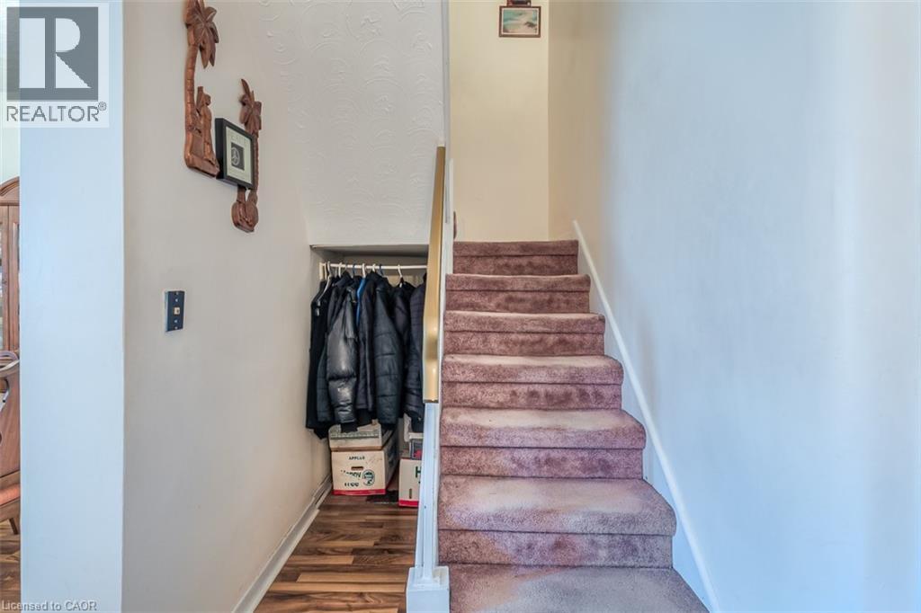 41 SPRINGHURST Avenue - 12