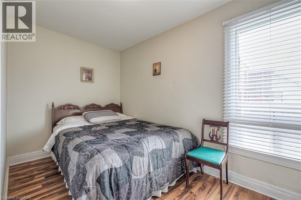 41 SPRINGHURST Avenue - 16