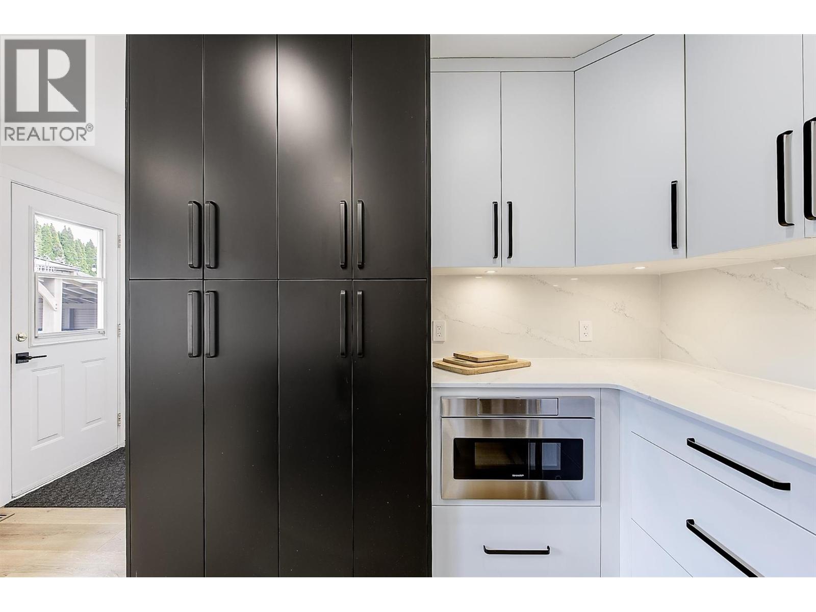 664 Berk Court - 8