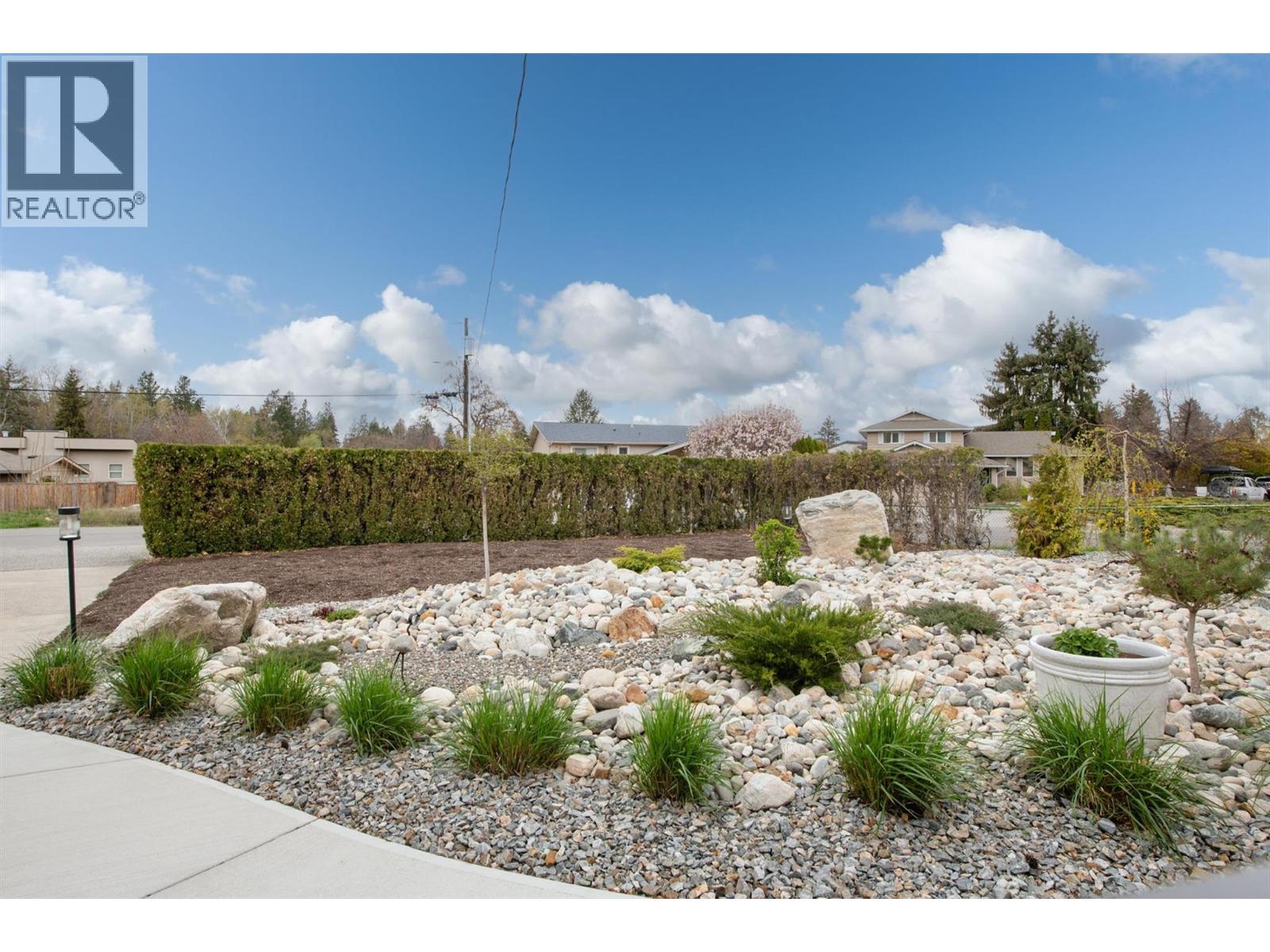 664 Berk Court, Kelowna