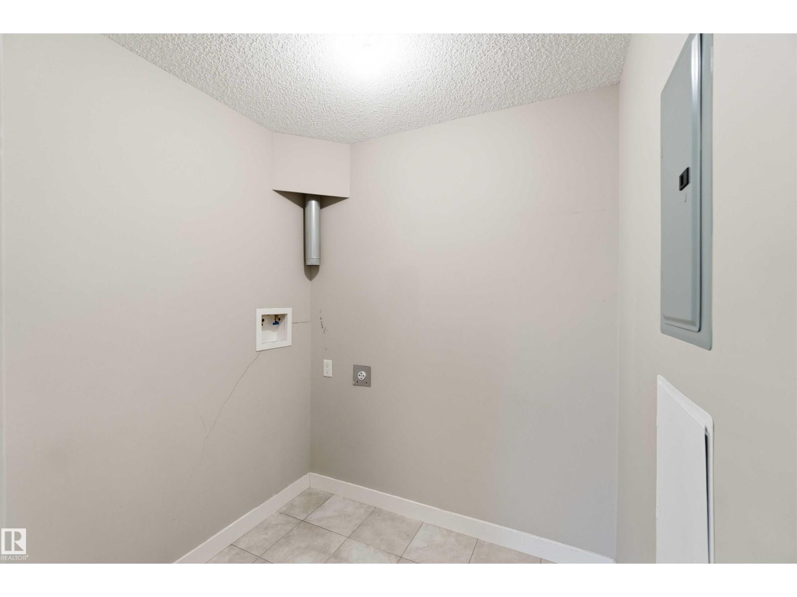 #114 2207 44 AV NW, Edmonton