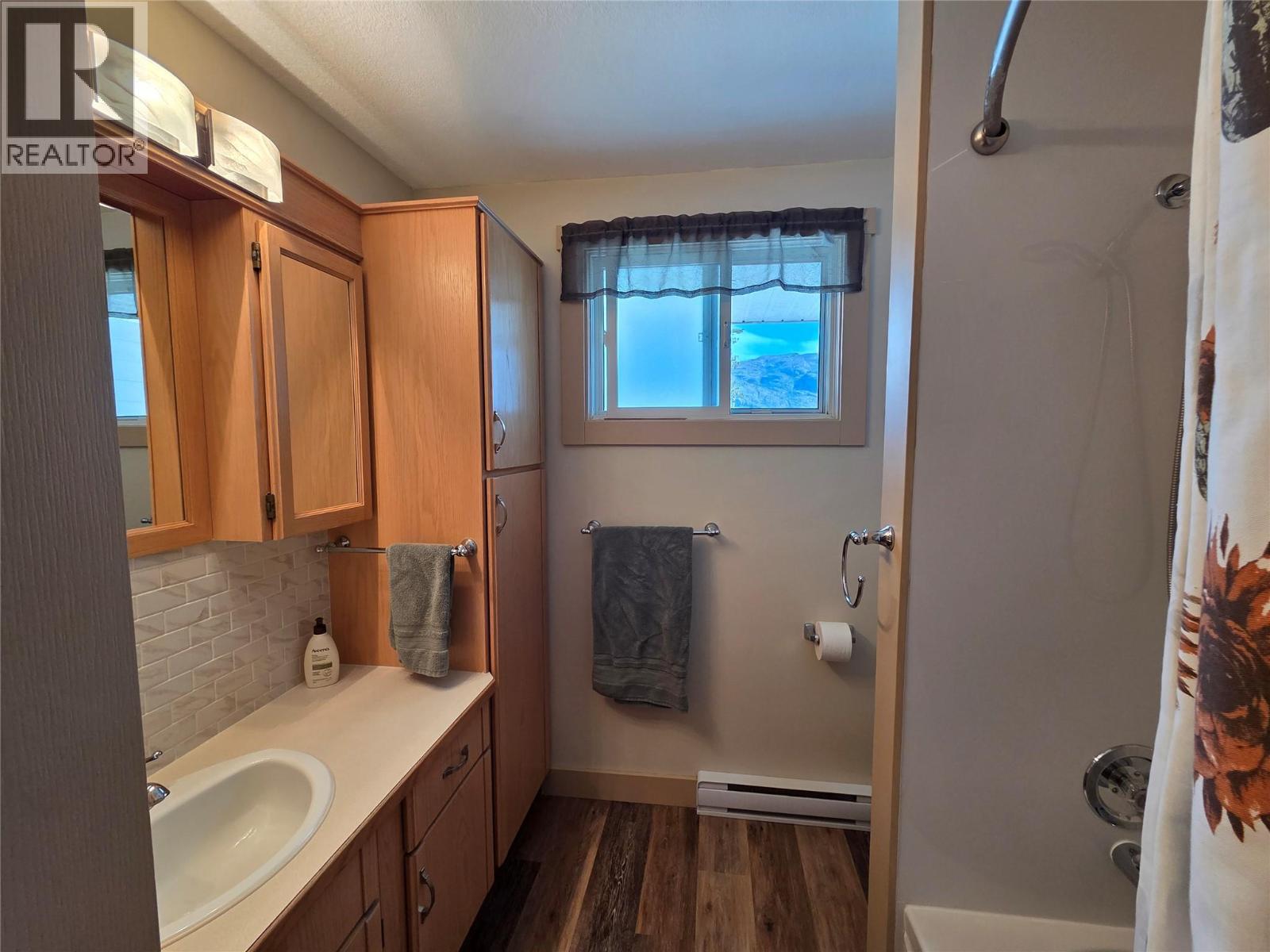  114 Cedar Avenue, Kaleden