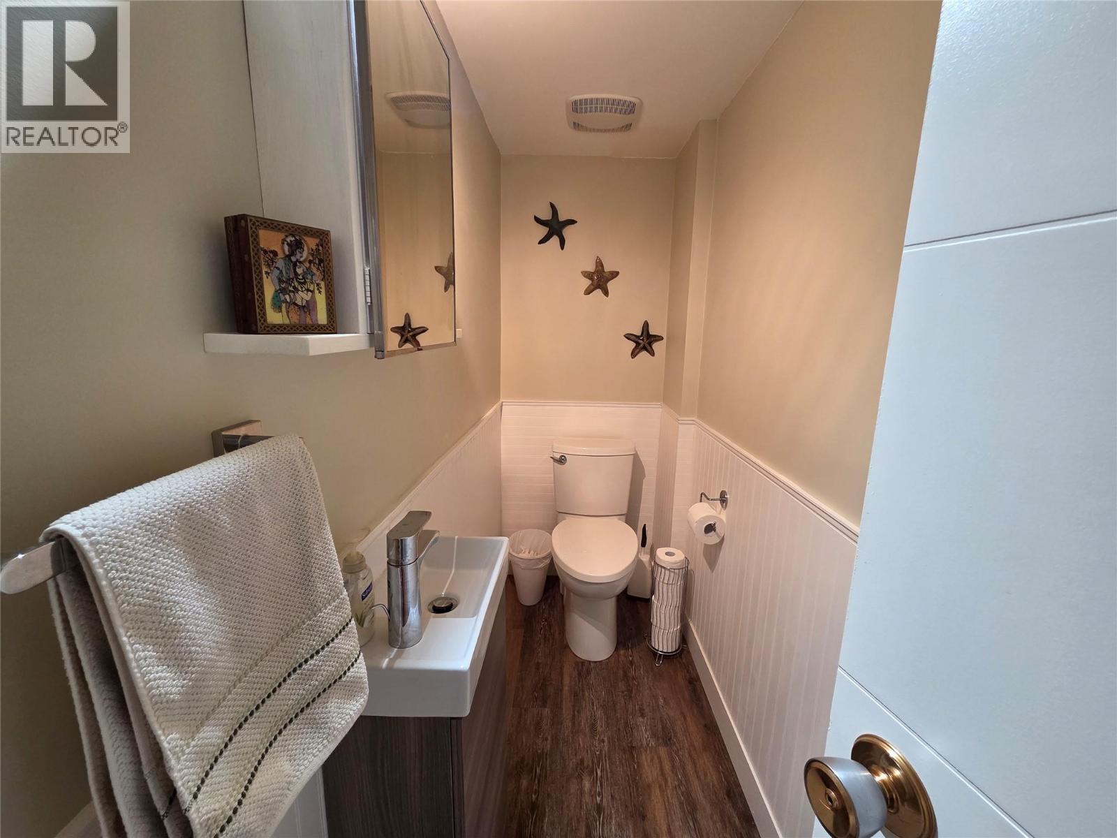  114 Cedar Avenue, Kaleden