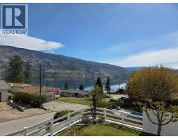  114 Cedar Avenue, Kaleden