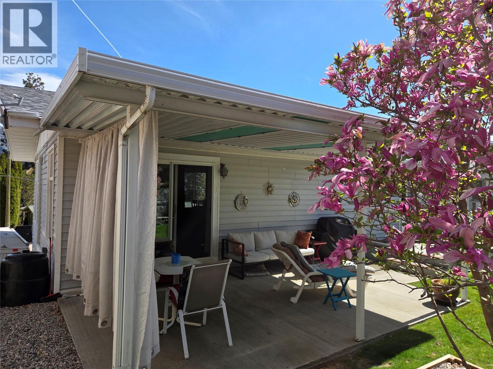  114 Cedar Avenue, Kaleden