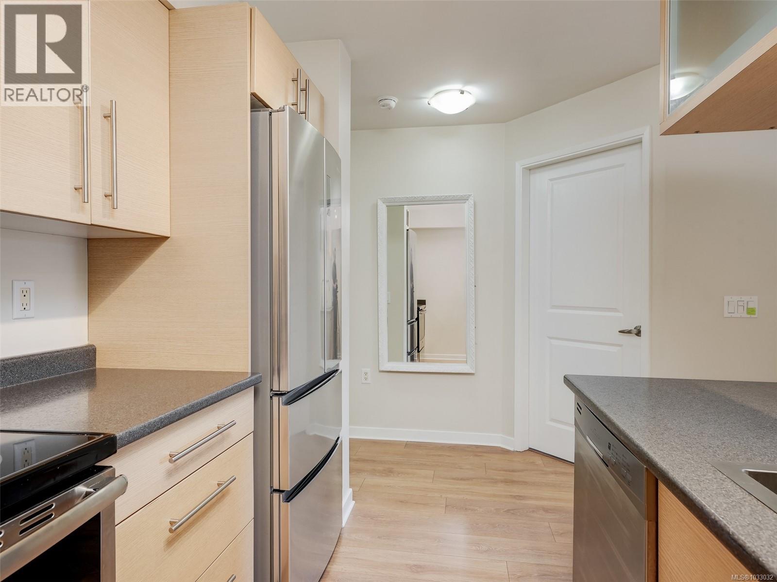 205 1618 North Dairy Road, Saanich