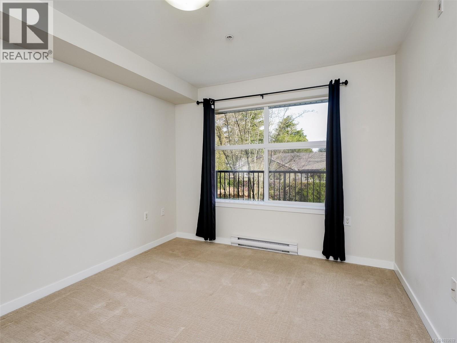 205 1618 North Dairy Road, Saanich