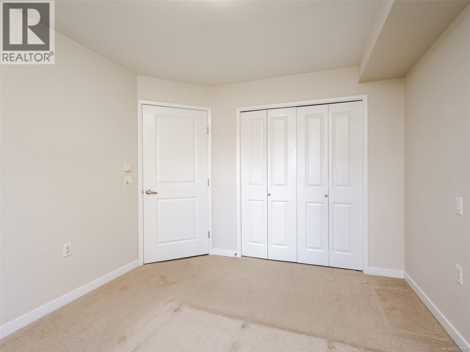 205 1618 North Dairy Road, Saanich