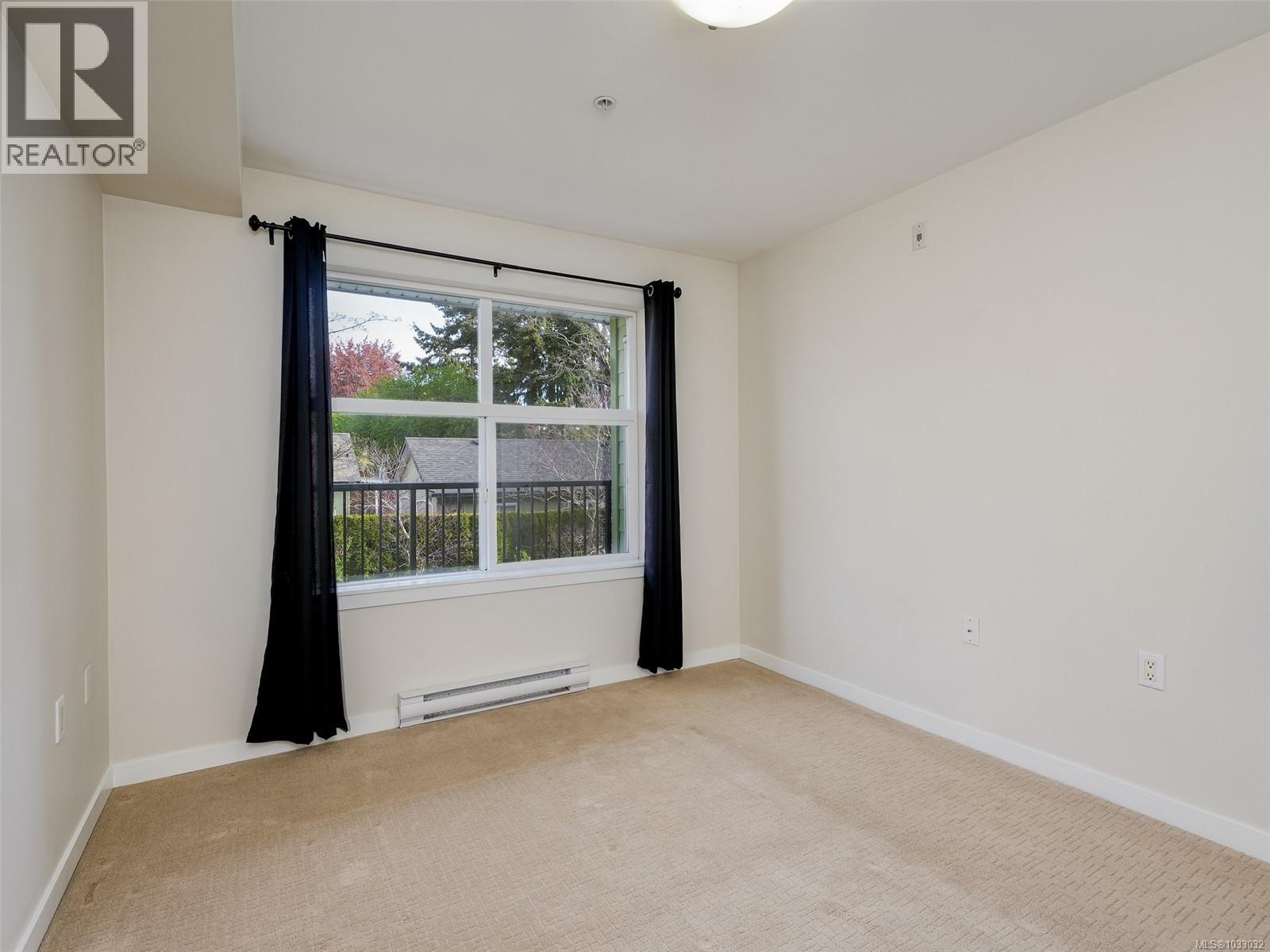 205 1618 North Dairy Road, Saanich