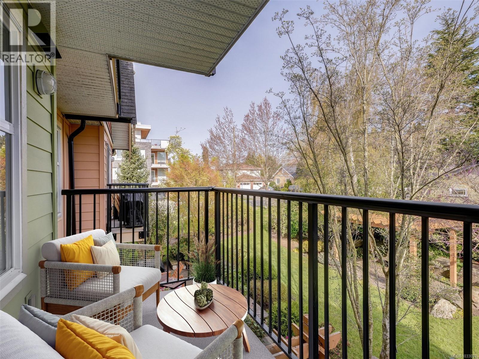 205 1618 North Dairy Road, Saanich