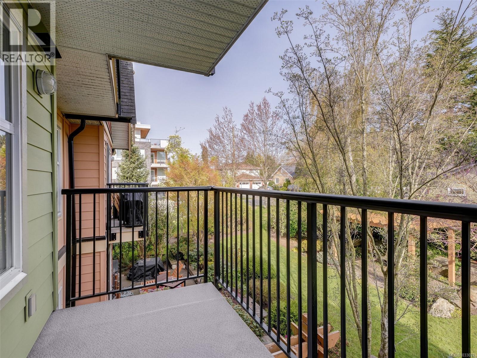 205 1618 North Dairy Road, Saanich