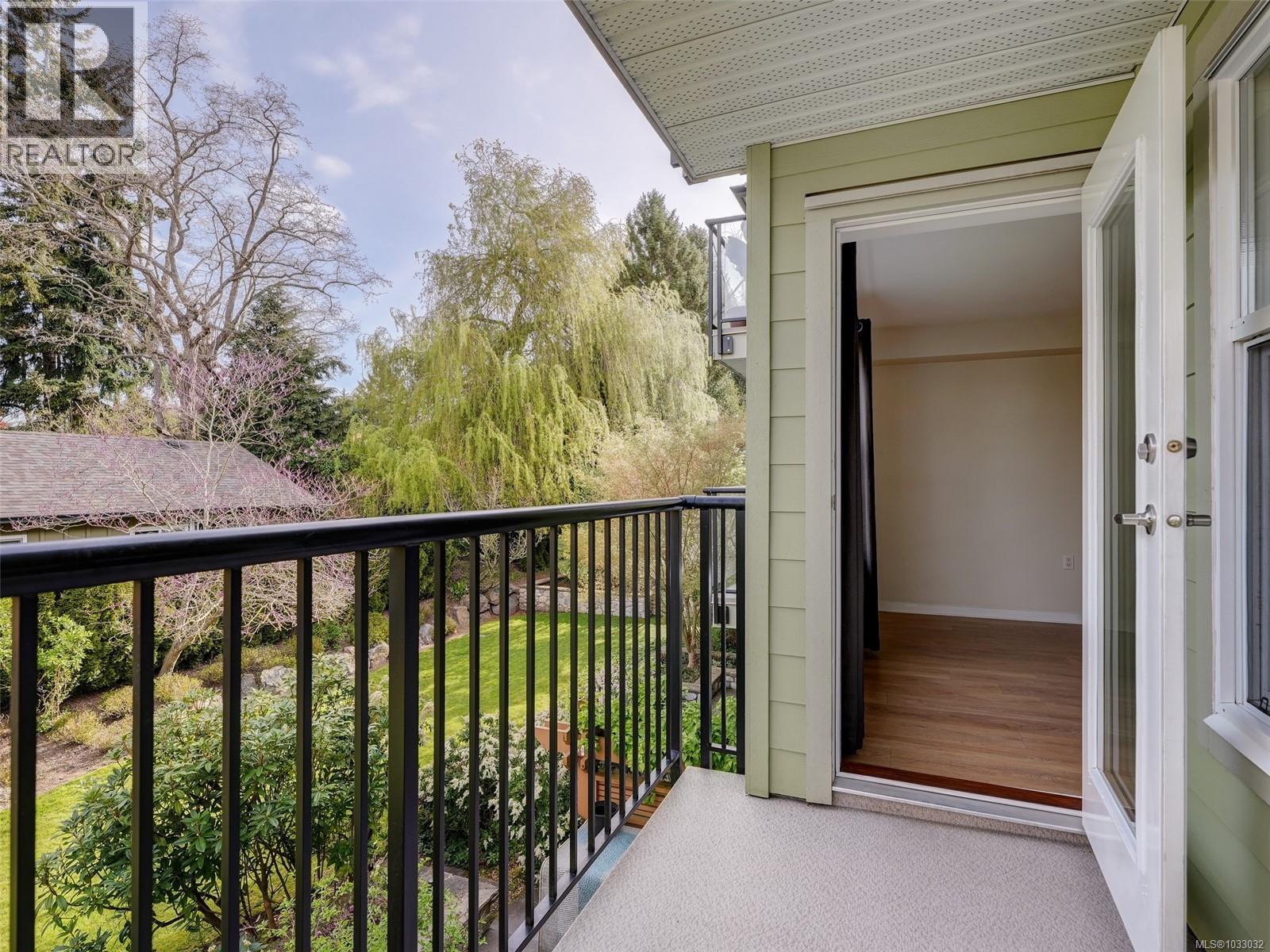 205 1618 North Dairy Road, Saanich