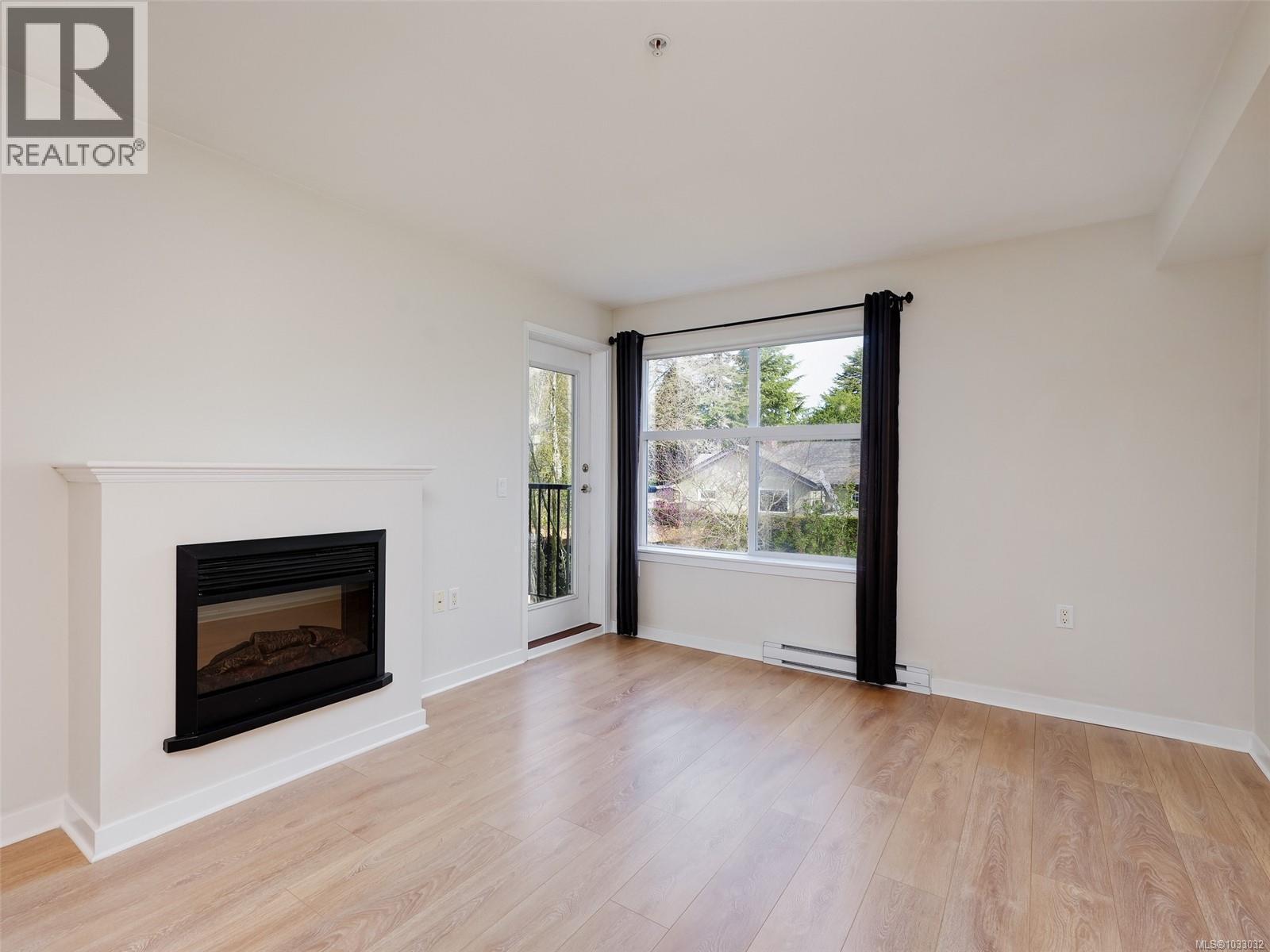 205 1618 North Dairy Road, Saanich