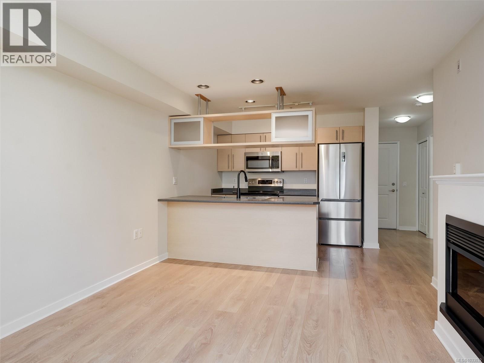 205 1618 North Dairy Road, Saanich