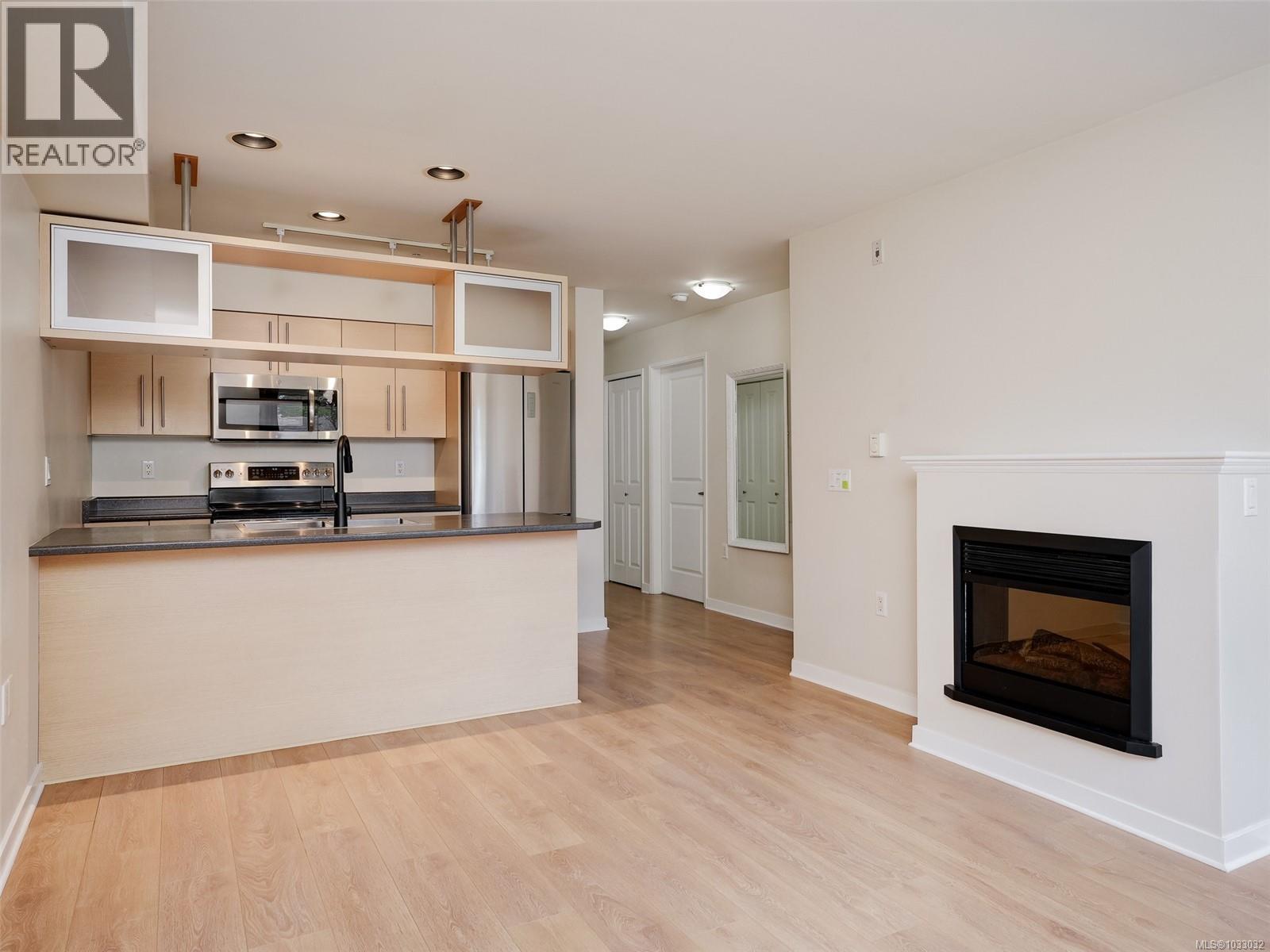 205 1618 North Dairy Road, Saanich