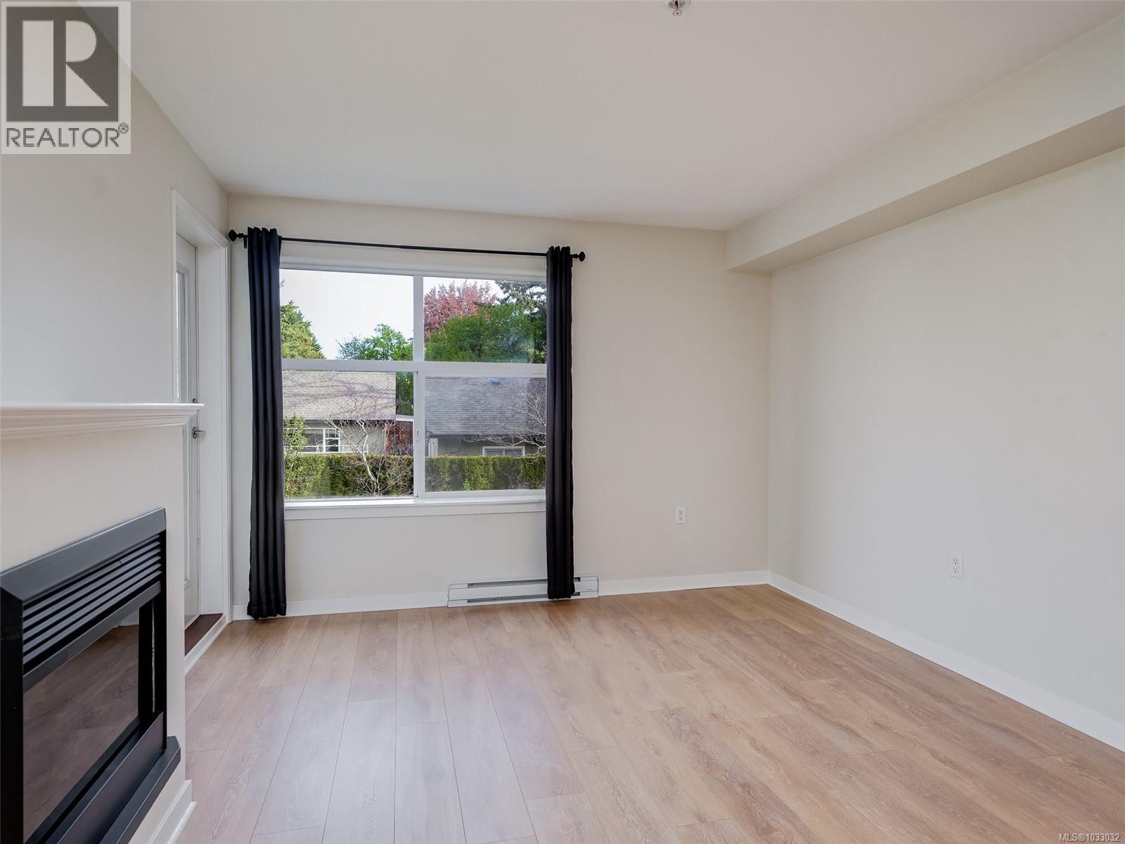 205 1618 North Dairy Road, Saanich