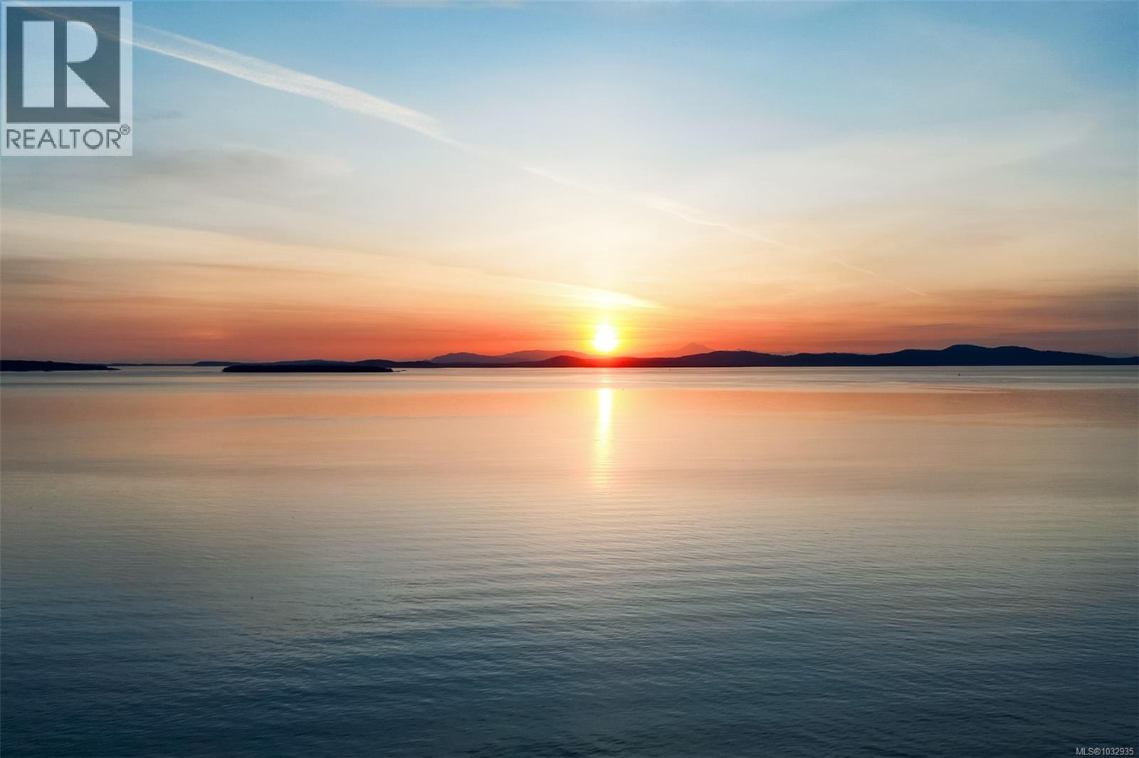 301 5120 Cordova Bay Road, Saanich