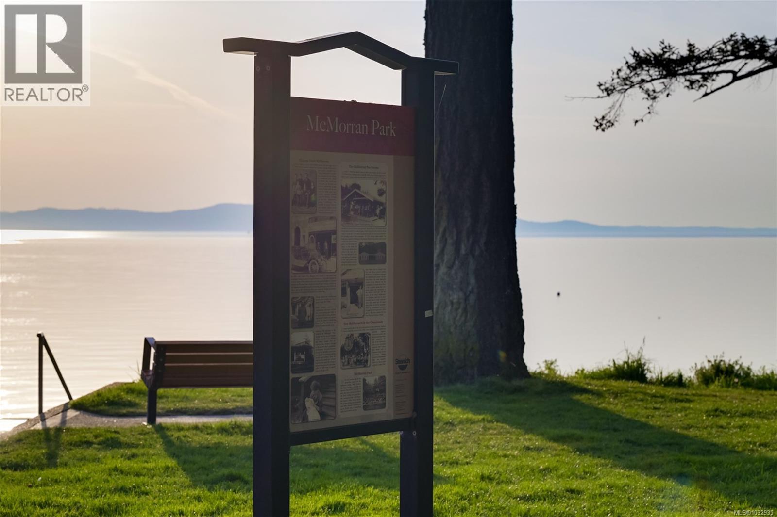 #301 5120 Cordova Bay Rd - 32