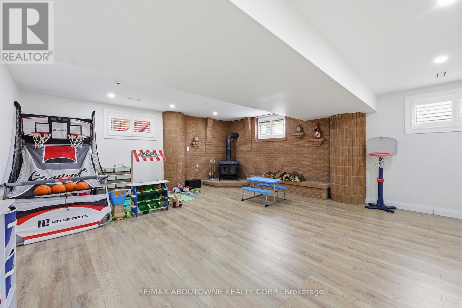 58 KILBOURN AVENUE — photo 35