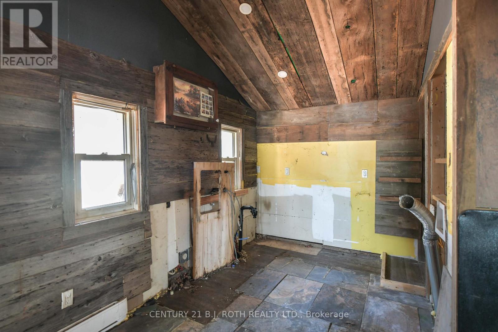 #1 230 232 LAKE DALRYMPLE ROAD - 19