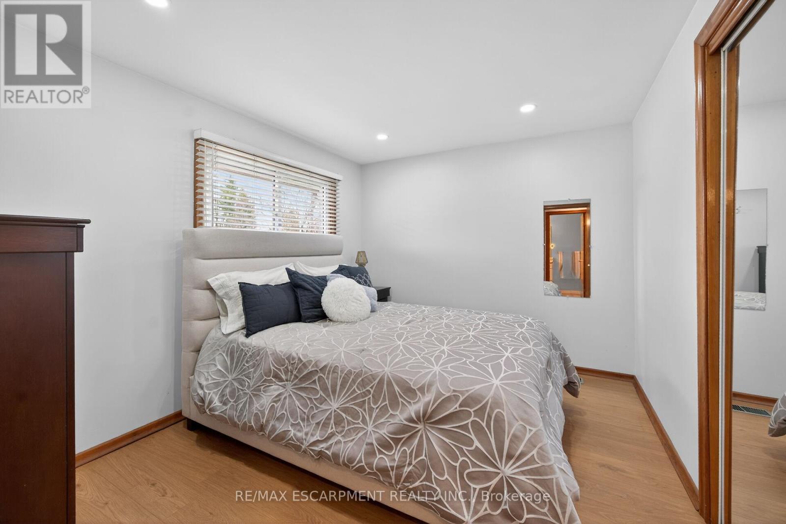 210 COLUMBIA DRIVE — photo 22