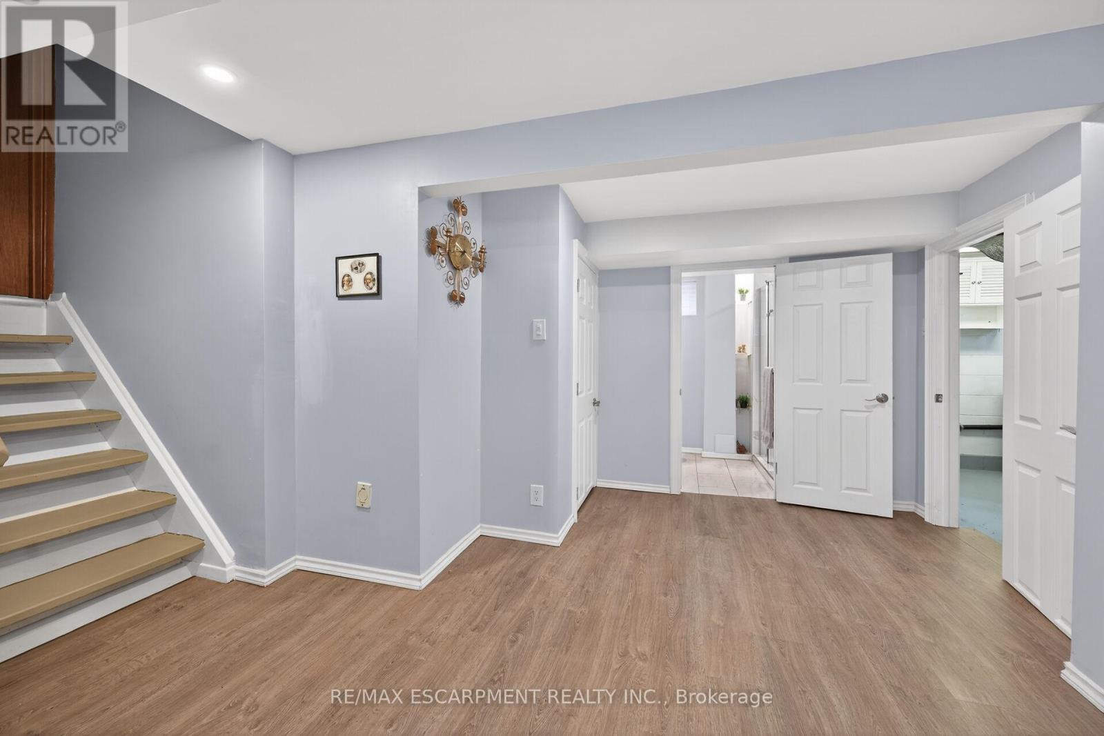 210 COLUMBIA DRIVE — photo 35