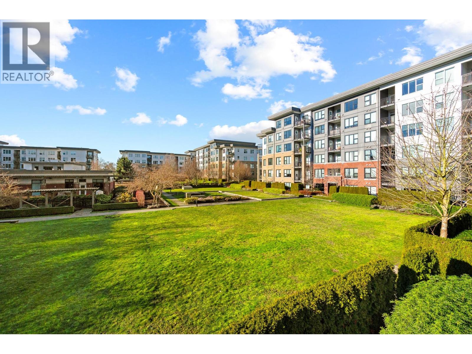 215 9388 TOMICKI AVENUE