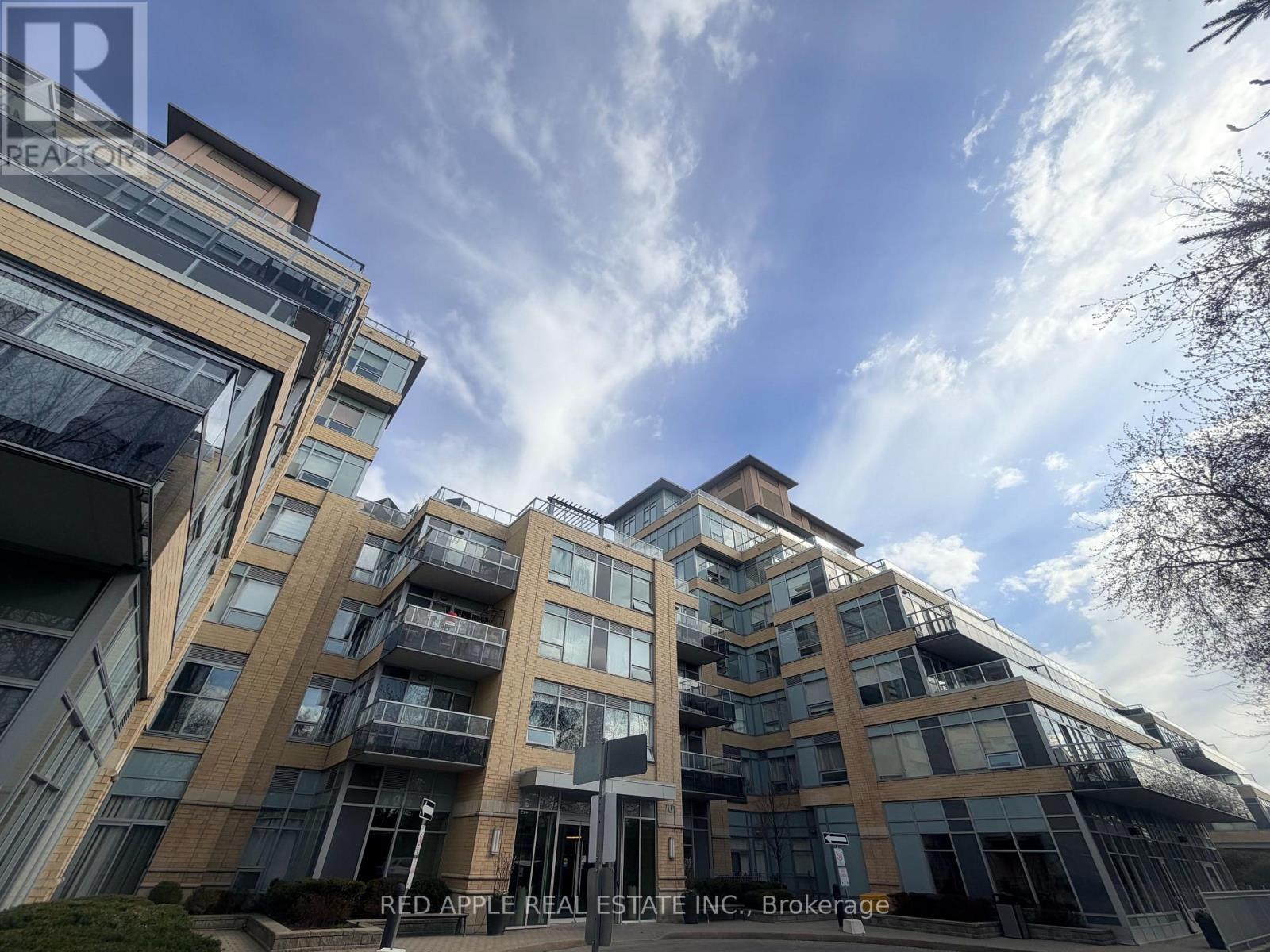 232 - 701 SHEPPARD AVENUE W