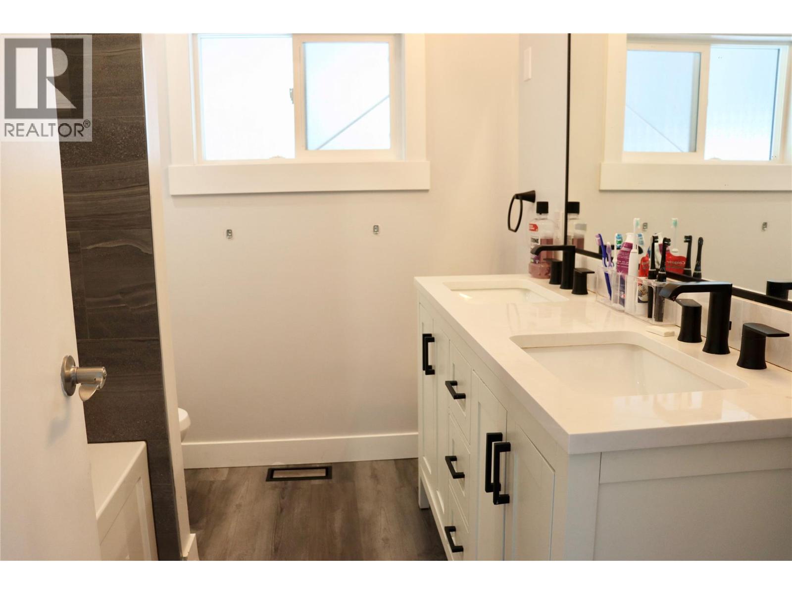 7792 Lochdale Road, Vernon