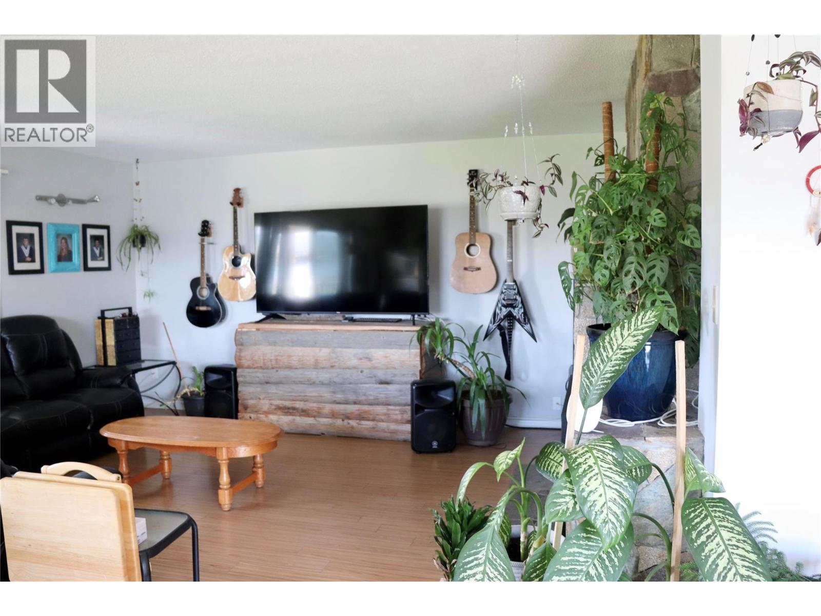 7792 Lochdale Road, Vernon