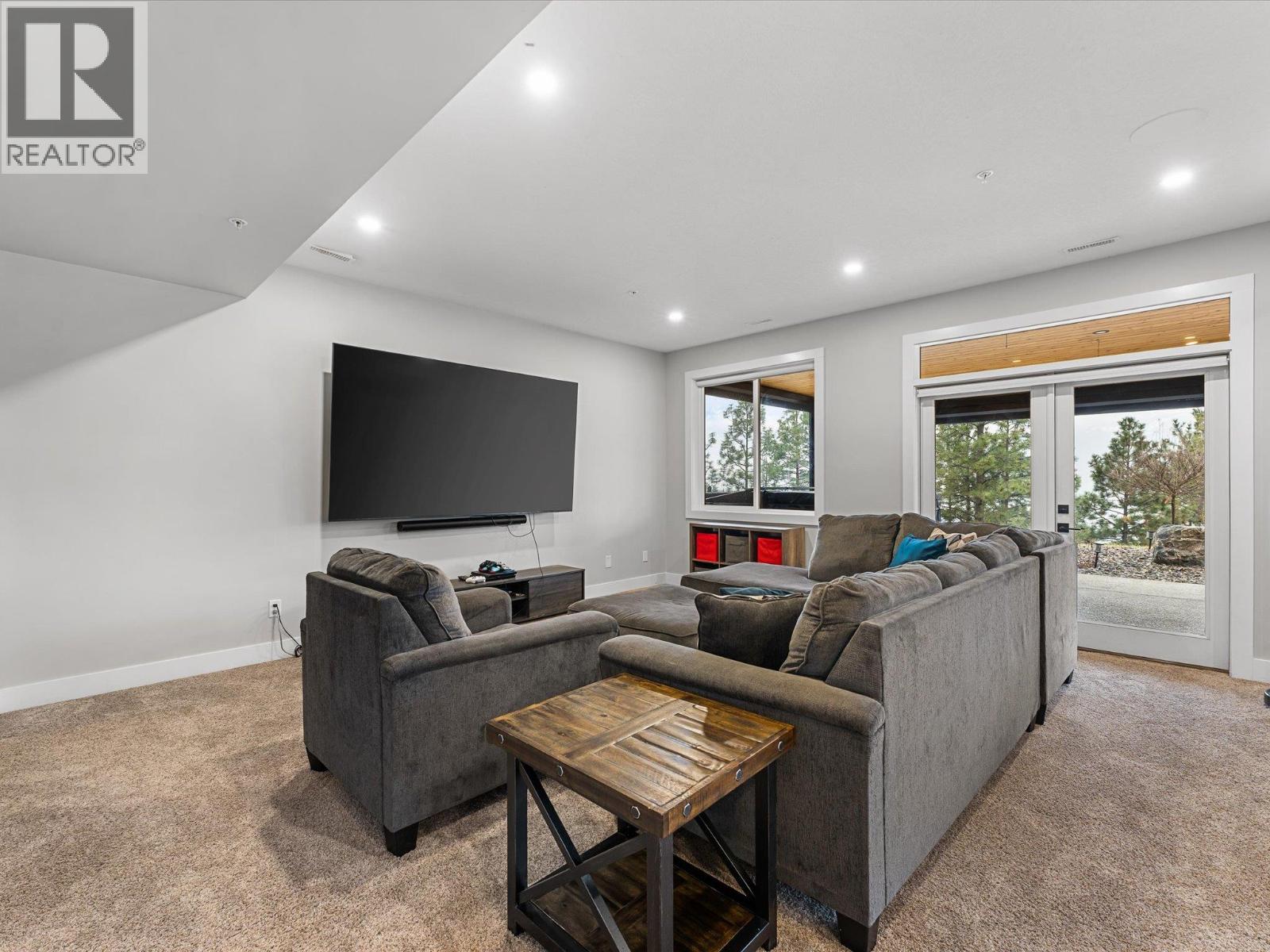 14405 Moberly Road, Lake Country