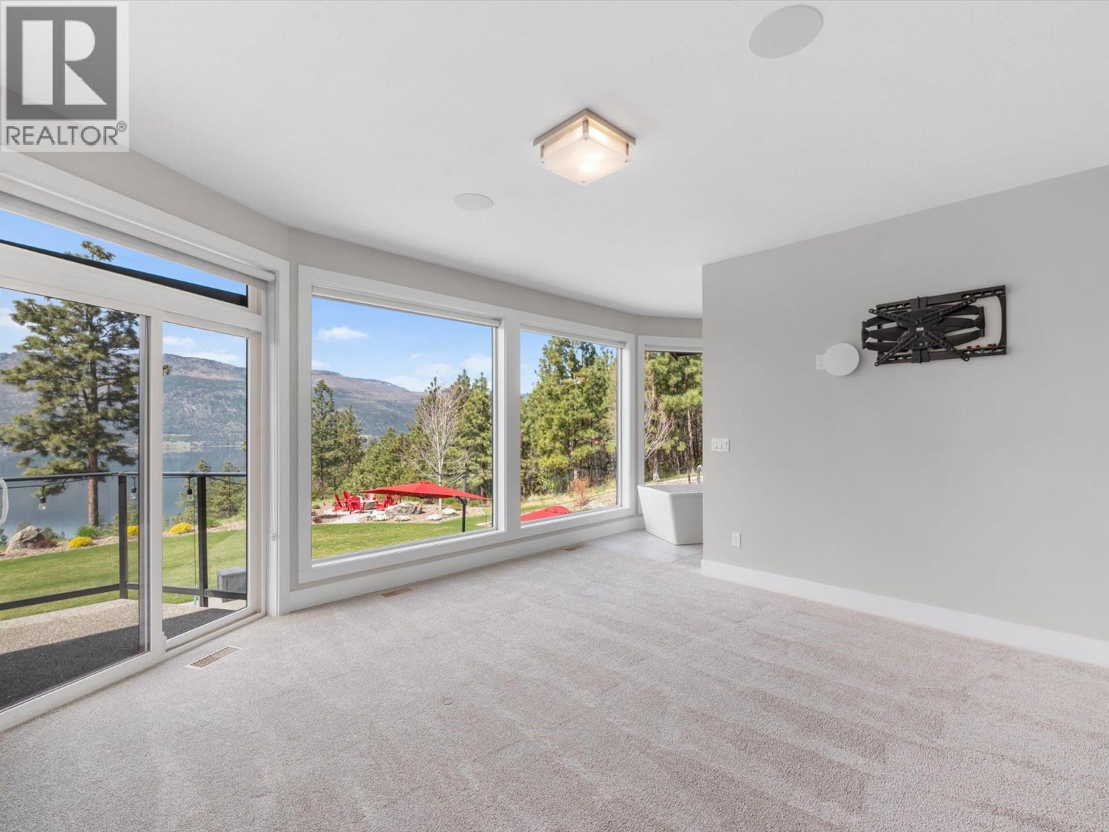 14405 Moberly Road, Lake Country