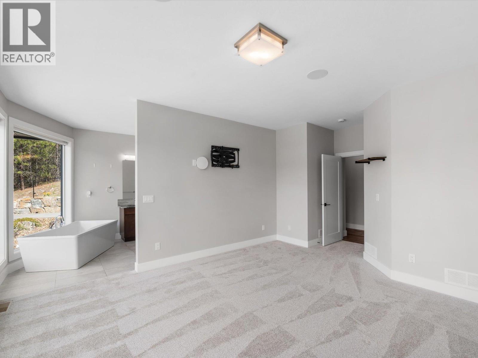 14405 Moberly Road, Lake Country