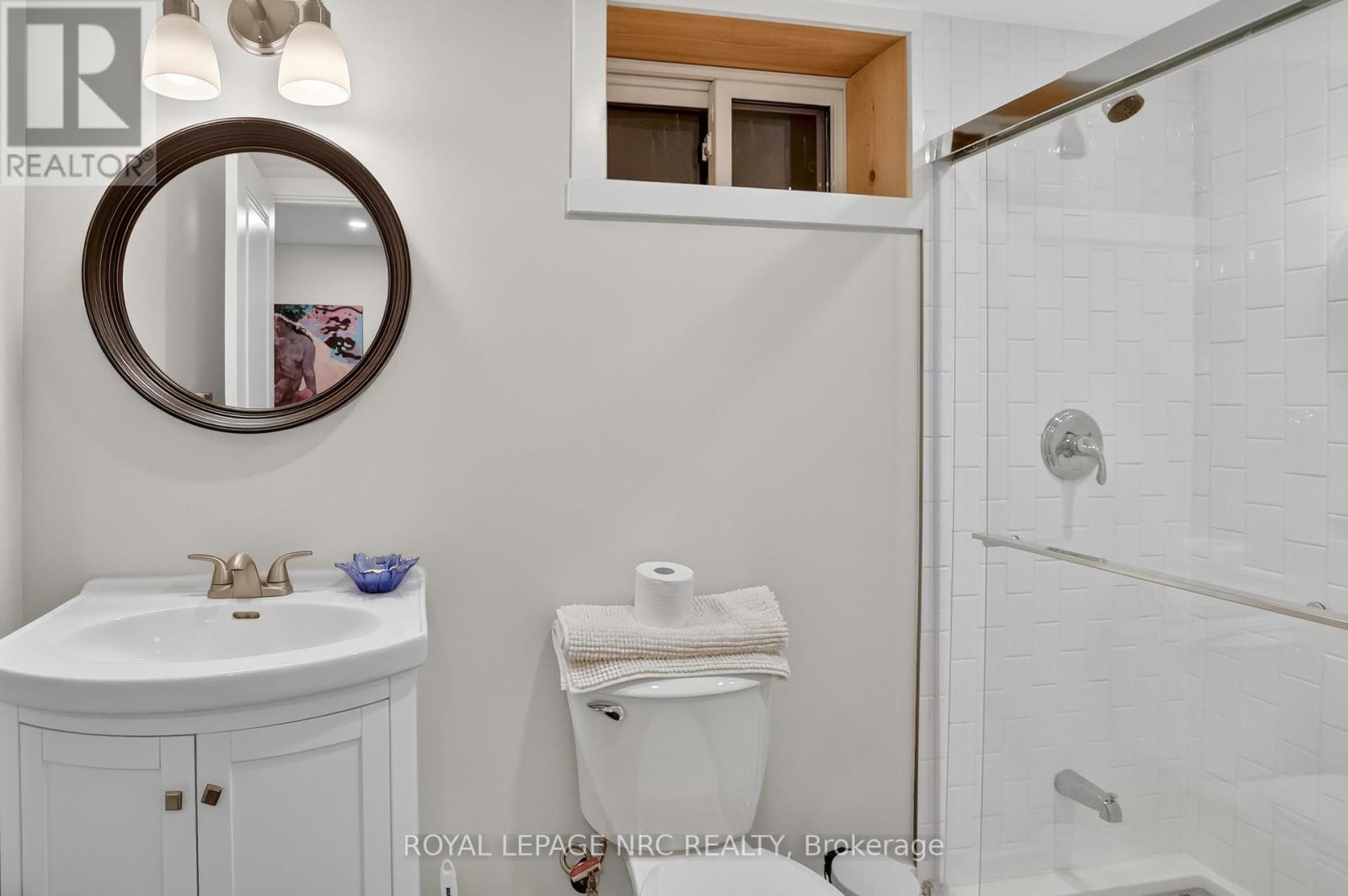 NICE GLASS SHOWER DOOR