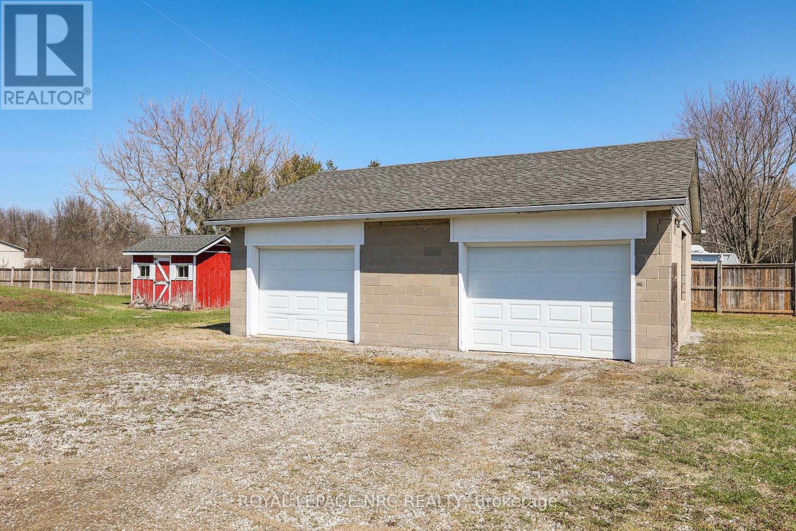 33' X 26'11\" DETACHED GARAGE WITH HYDRO