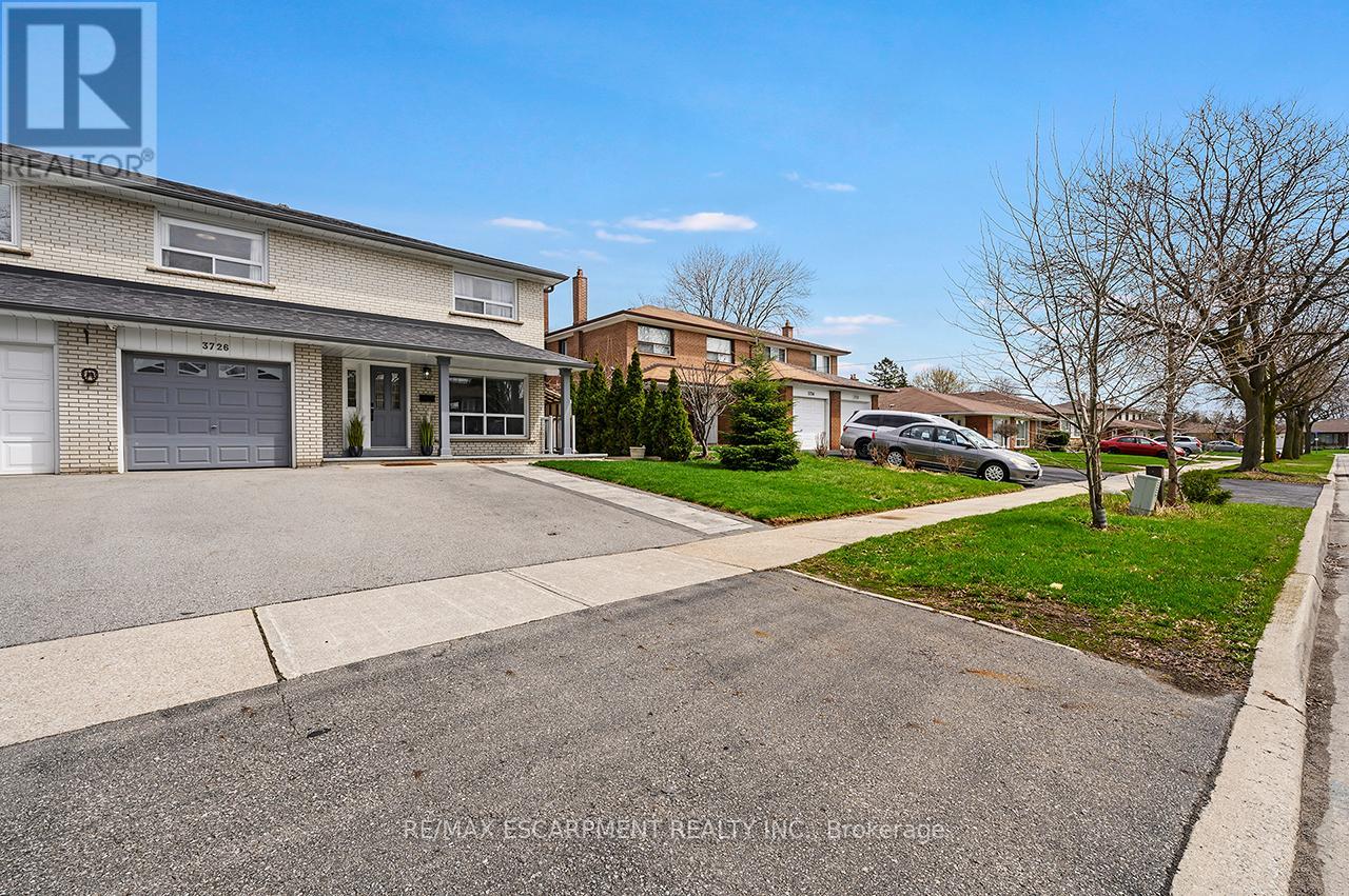 3726 HOLDEN CRESCENT - 2