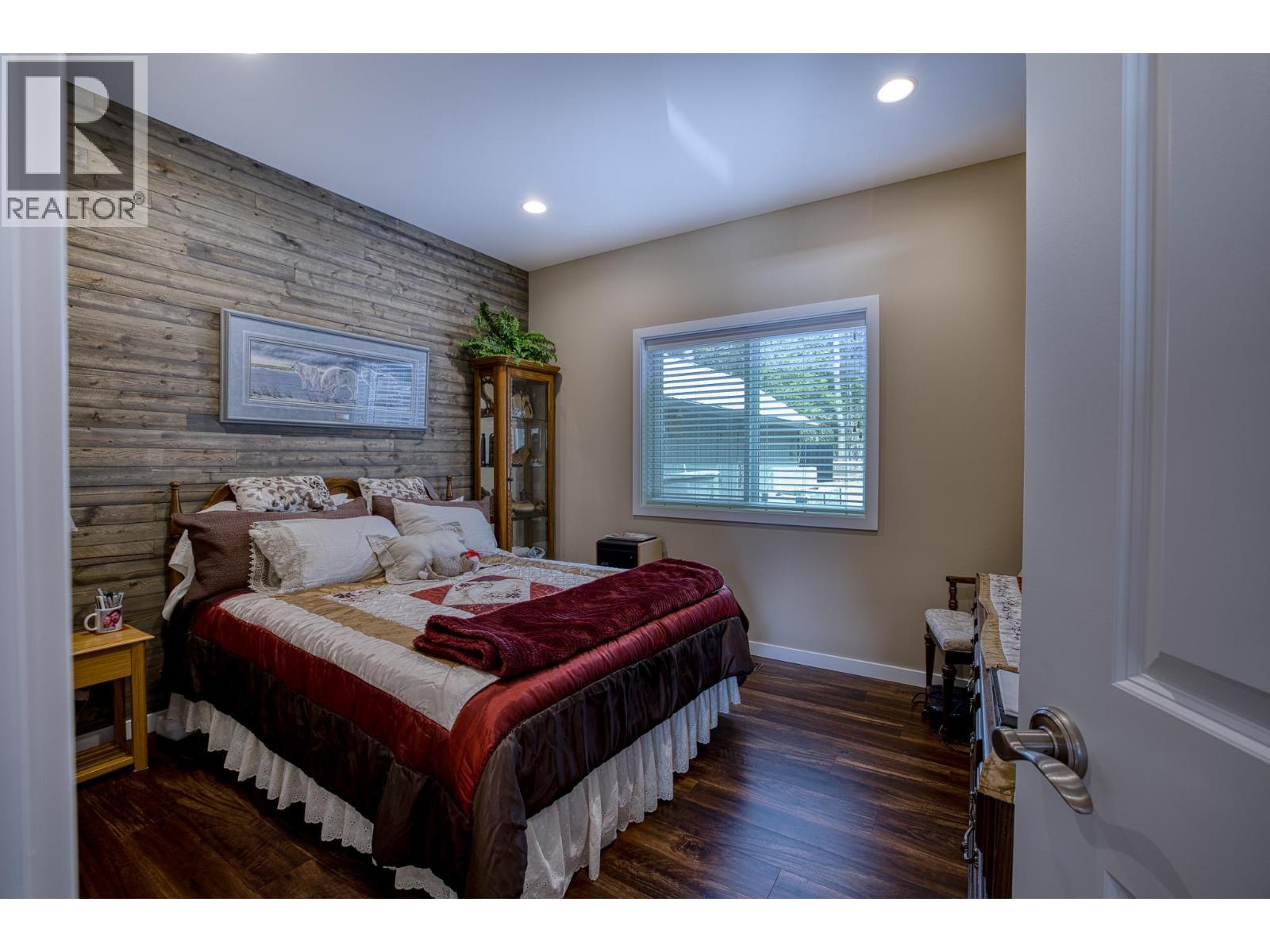 3779 EMERALD CRESCENT - 15