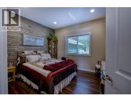 3779 Emerald Crescent, Lac La Hache, BC V0K1T1 Photo 15