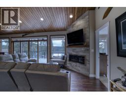 3779 Emerald Crescent, Lac La Hache, BC V0K1T1 Photo 16