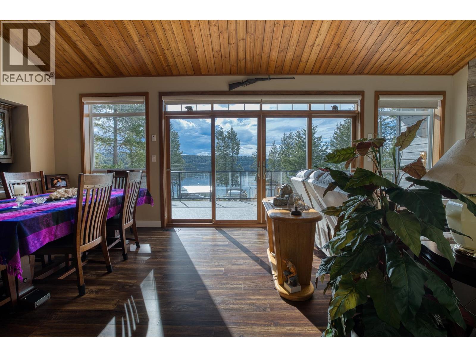 3779 EMERALD CRESCENT - 3