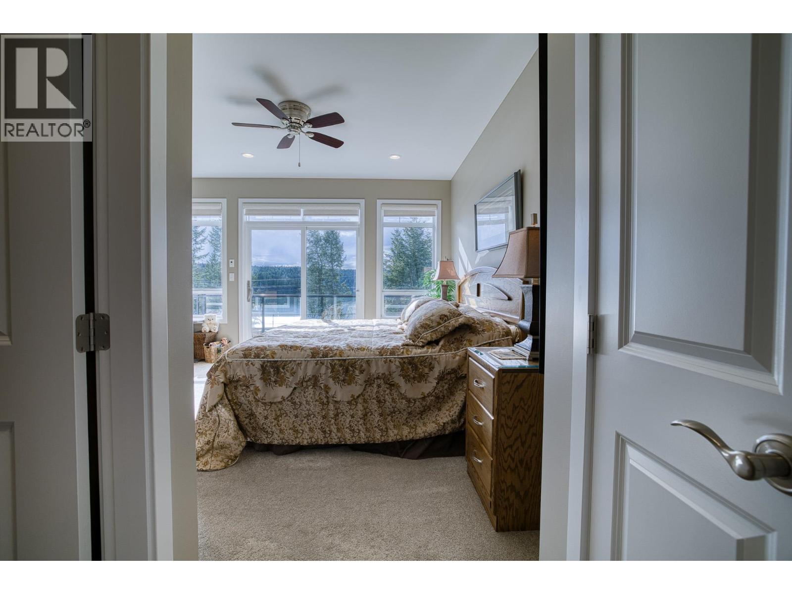 3779 EMERALD CRESCENT - 11