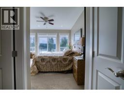3779 Emerald Crescent, Lac La Hache, BC V0K1T1 Photo 11