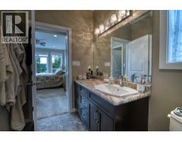 3779 Emerald Crescent, Lac La Hache, BC V0K1T1 Photo 12
