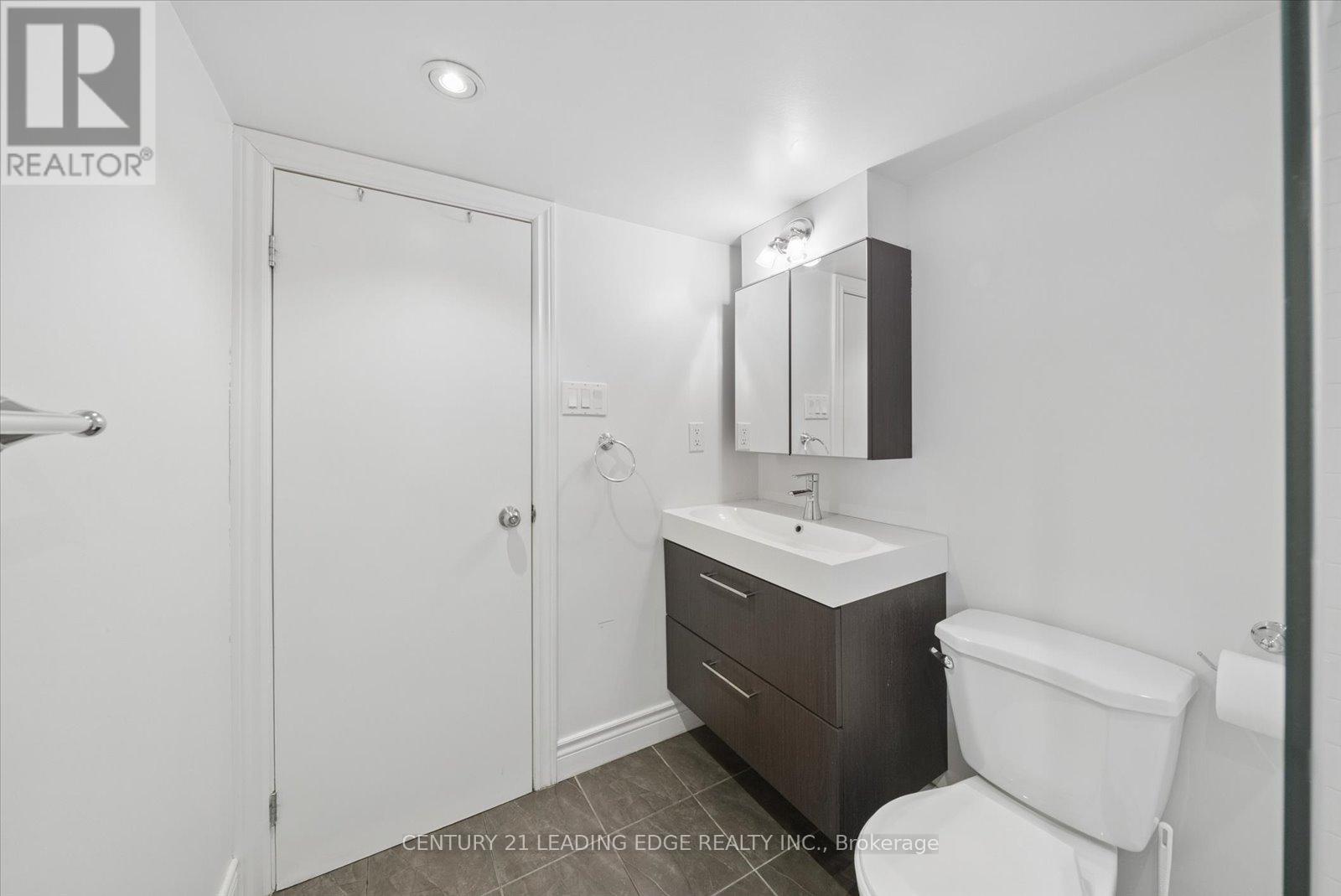 490 ARLINGTON AVENUE — photo 30