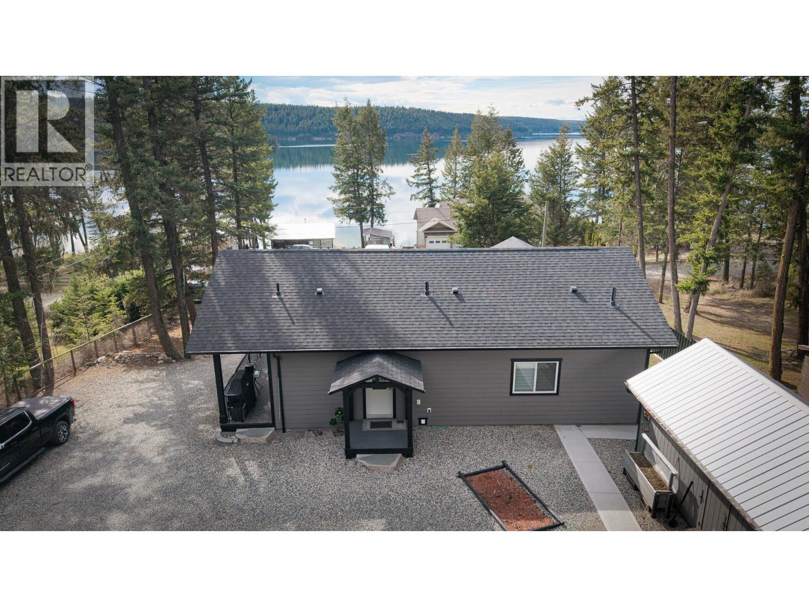 3779 EMERALD CRESCENT - 2