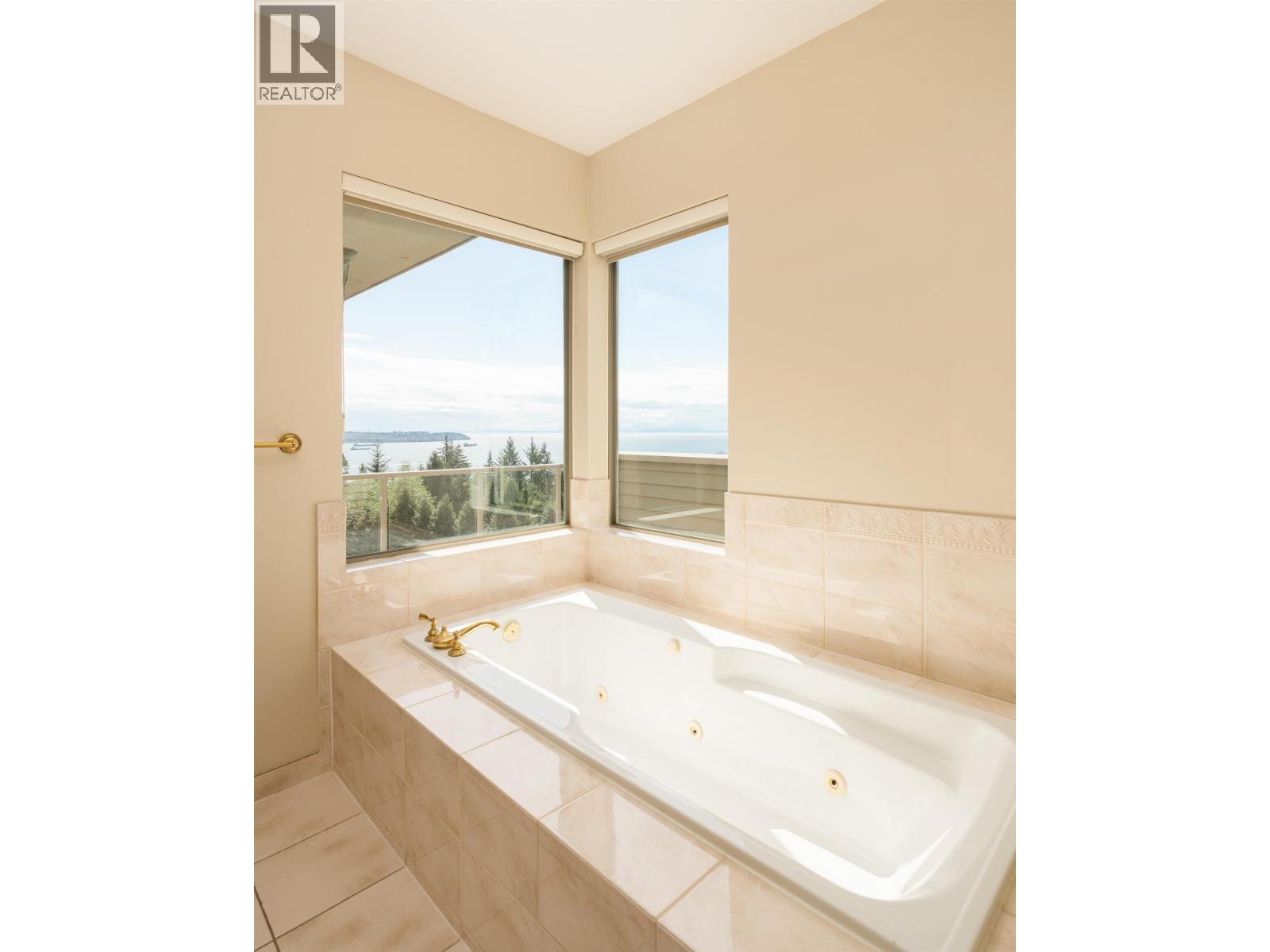 3112 DEER RIDGE DRIVE, West Vancouver