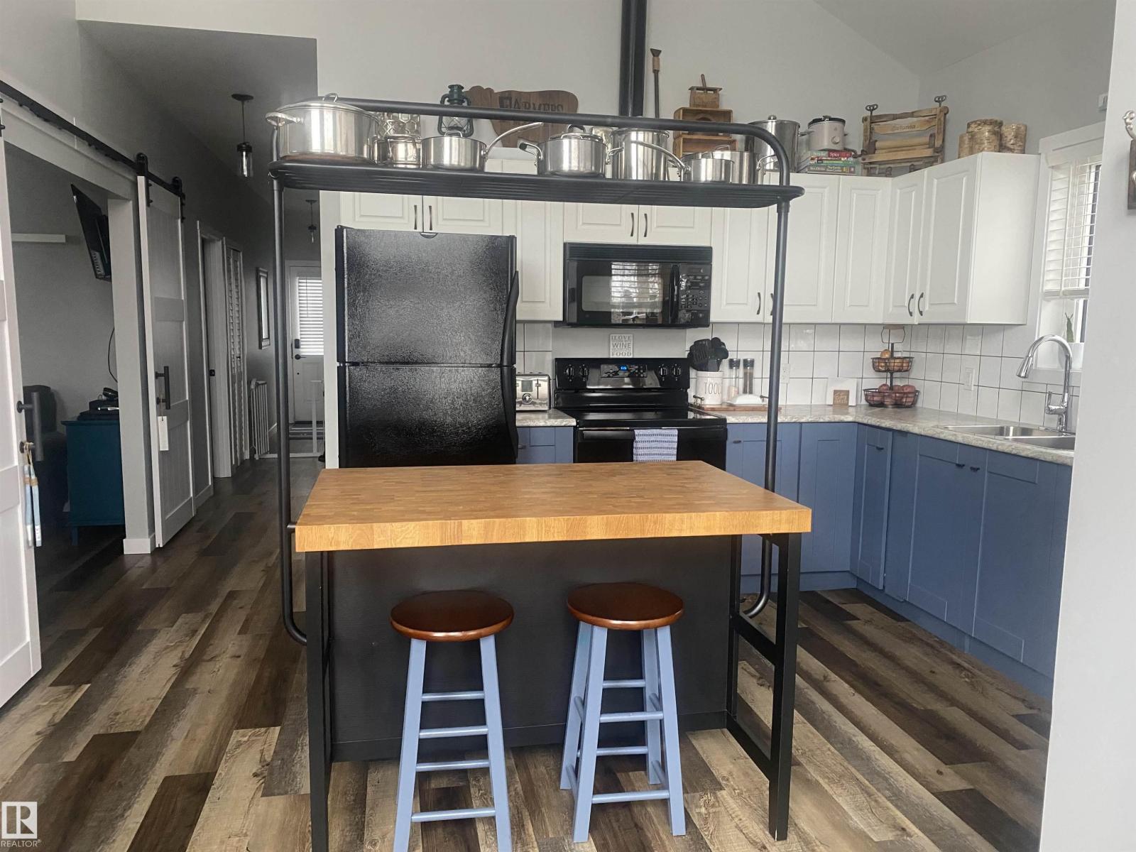 633 LAKESIDE PT, Rural Parkland County