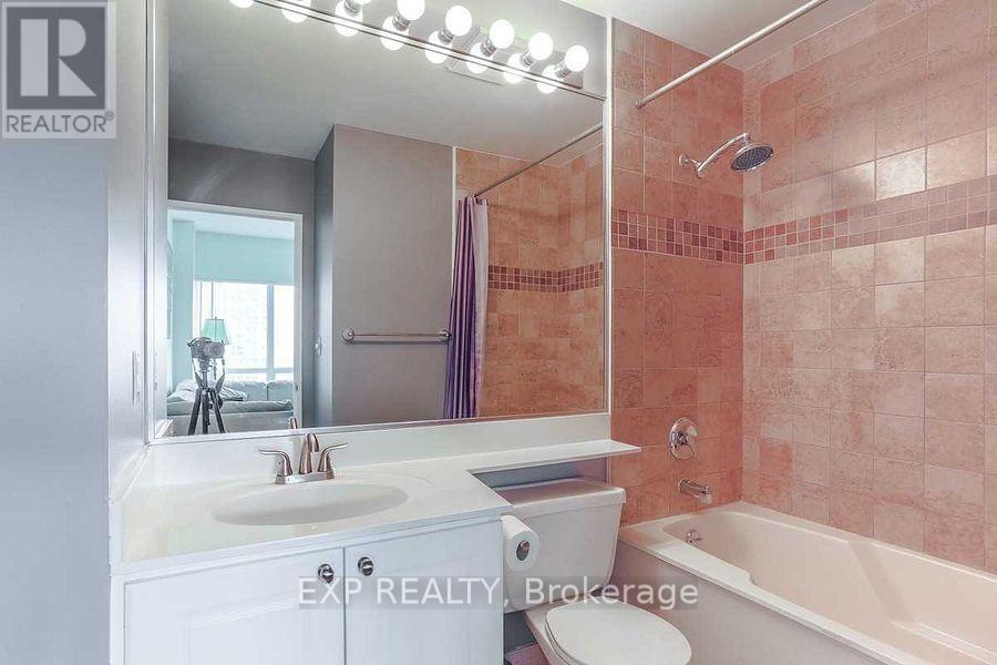 #PH207 8 LEE CENTRE DRIVE - 14