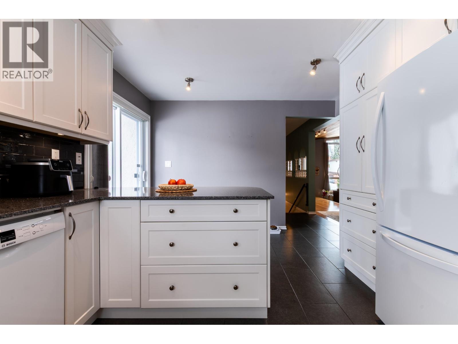 Photo 9 of 41 — 4549 DELTA PLACE · Prince George, BC